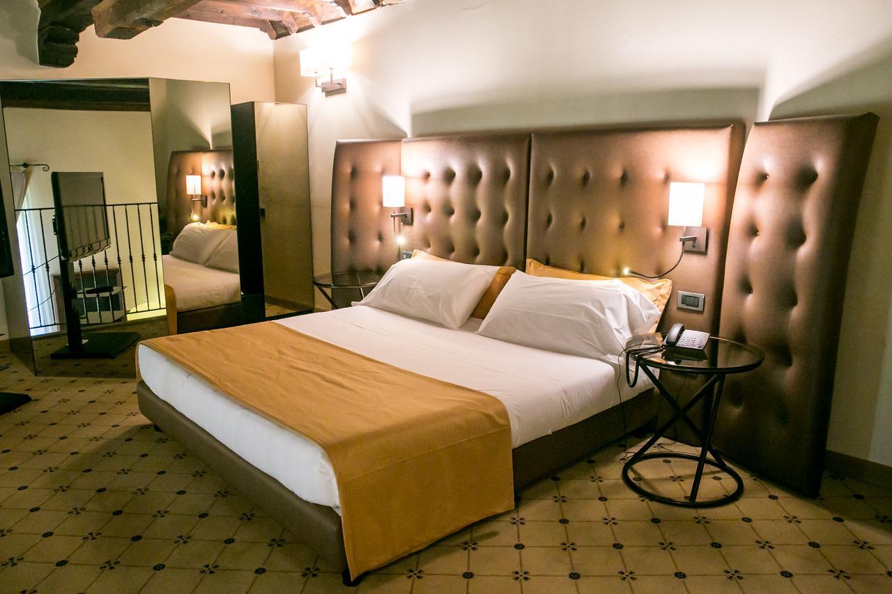 Castello Visconteo Hotel Cassano dʼAdda Eksteriør billede