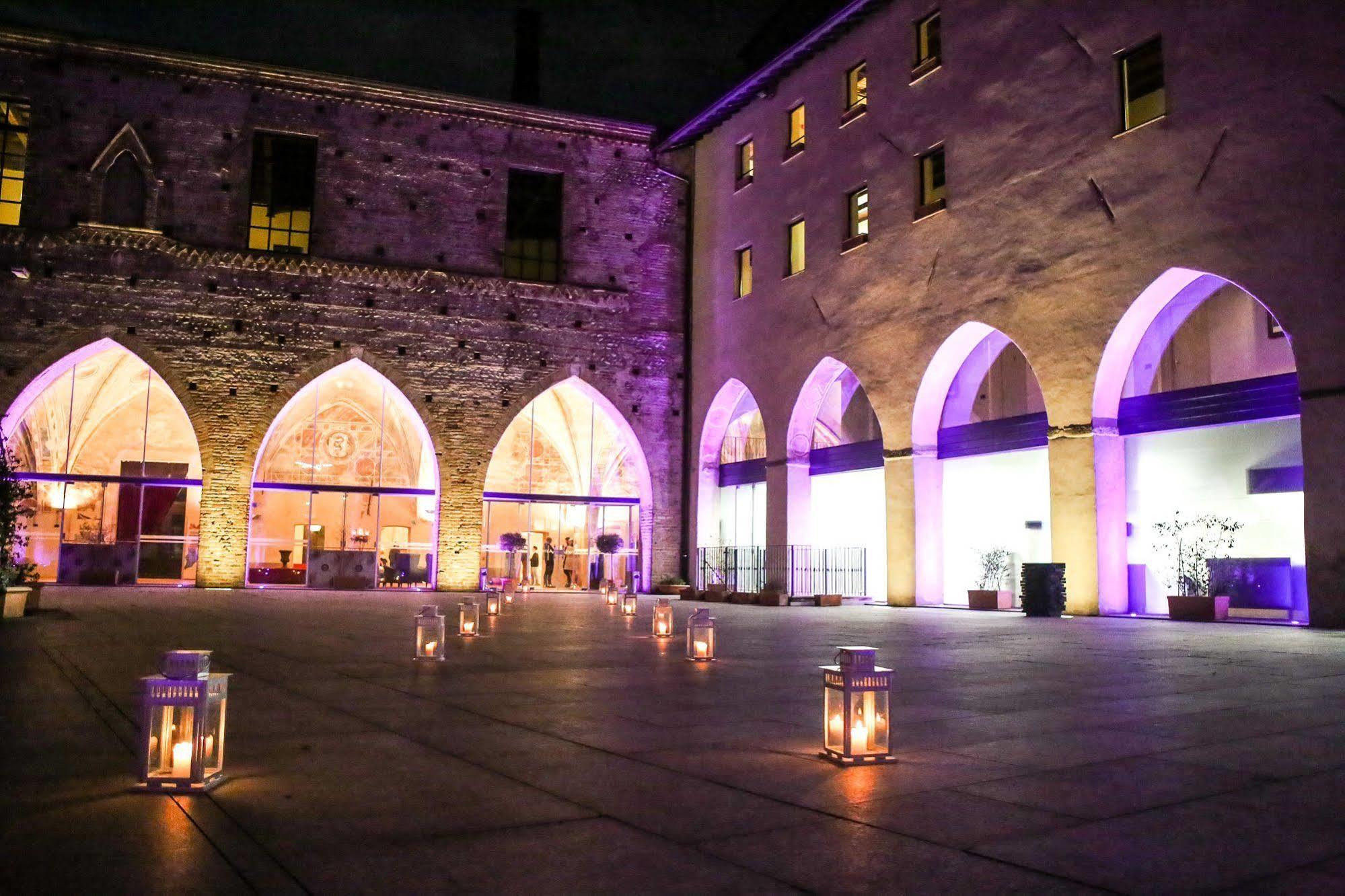 Castello Visconteo Hotel Cassano dʼAdda Eksteriør billede