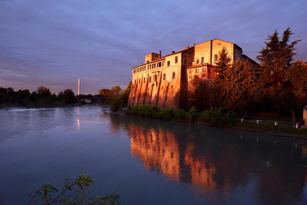 Castello Visconteo Hotel Cassano dʼAdda Eksteriør billede